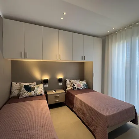A&g Dusty Rose Flat Apartment